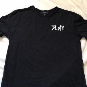 Kendall and Kylie slay T-shirt xs